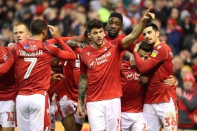 立博体育-荷甲倒计时，波士顿凯尔特人今夜临场应变，细节引发关注，信心回归，资深球员宣示担当的简单介绍