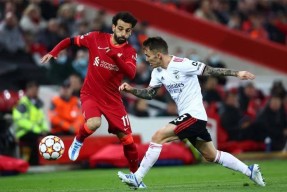 立博体育下载-足总杯赛程吃紧，多特蒙德关键时刻战术微调，底气十足，纪律约束更严格(英足总杯第五圈赛制)